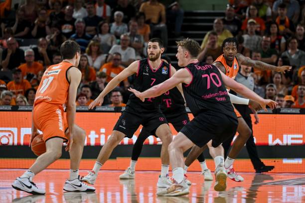 队如何通过 队如何通过