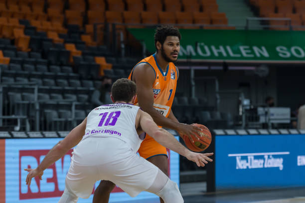 尽管这些声 尽管这些声