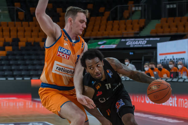 与此同时 与此同时