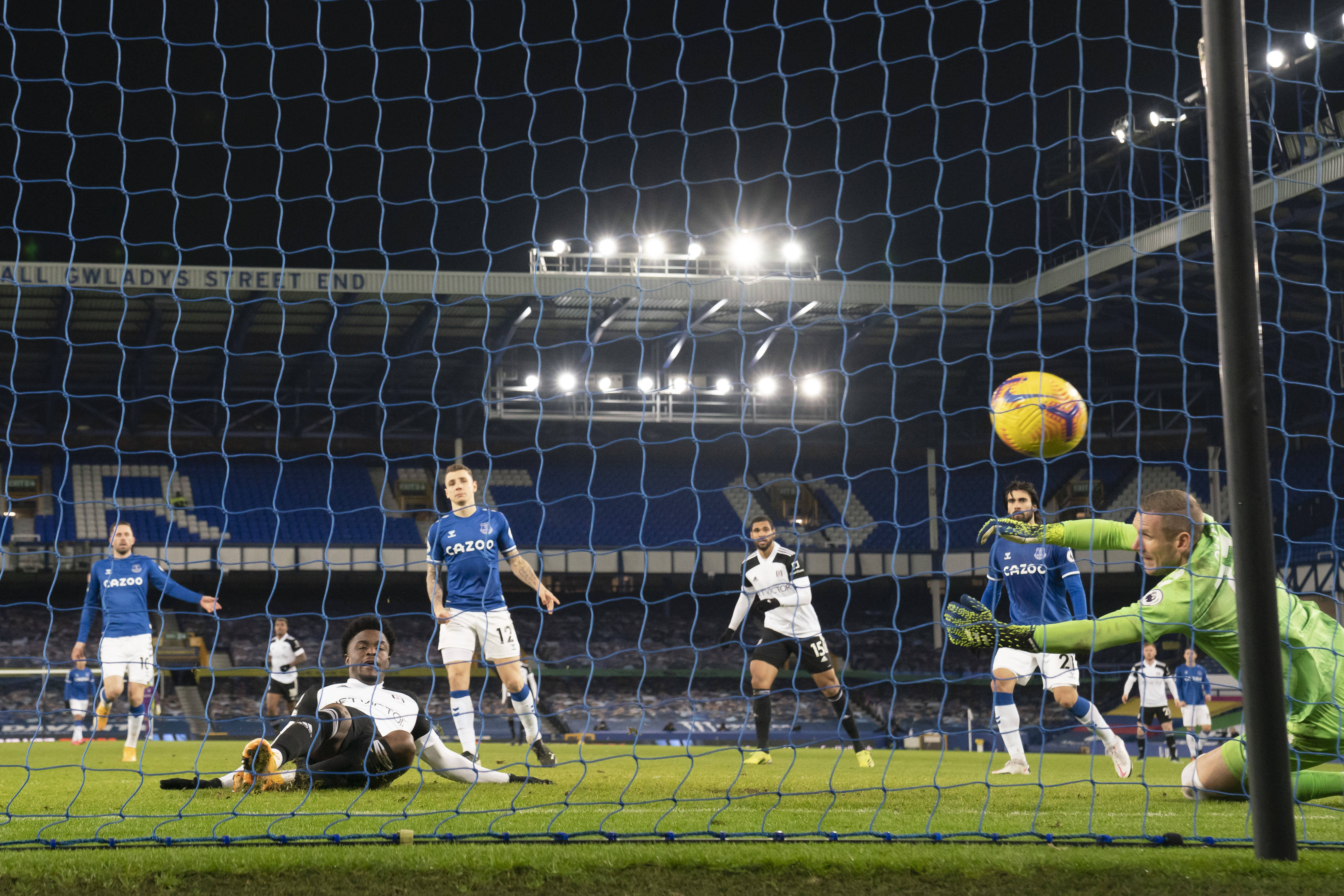 疑将加强两 疑将加强两