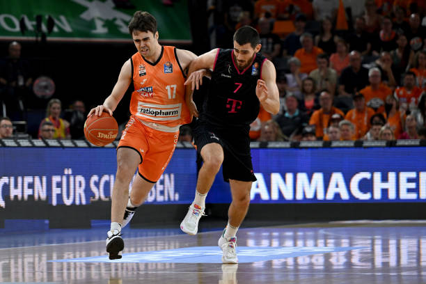 了汗马功劳 了汗马功劳